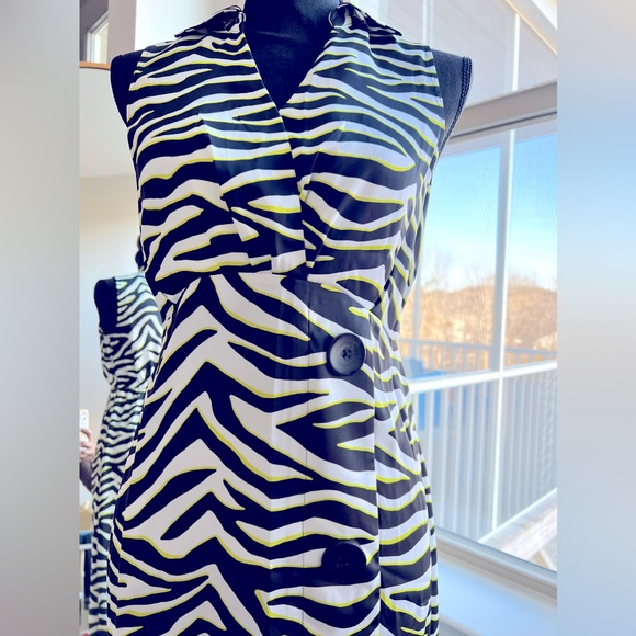 Animal print midi dress
Worthington
Size: XS - Picture 2 of 2